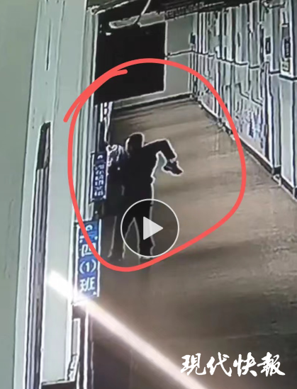 浙江一家长称小学老师打孩子还威胁要从3楼扔下，当地警方已立案