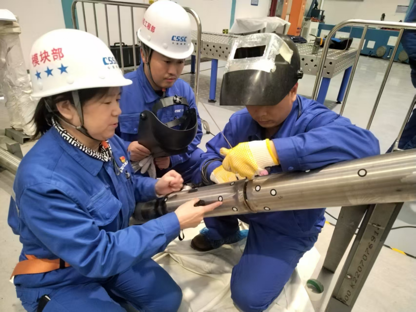 家国万里·时光故事会｜构筑中国船舰钢筋铁骨，她在焊花里展现工匠风范