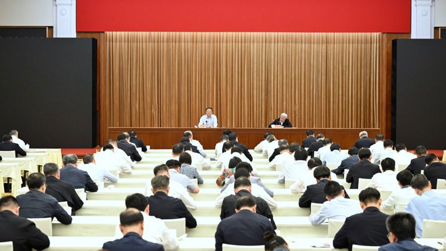 围绕加快科创中心建设，上海市委中心组学习会听取专题辅导报告