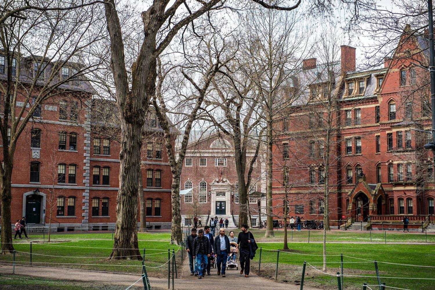 美国政府暂停哈佛大学招收国际学生资格