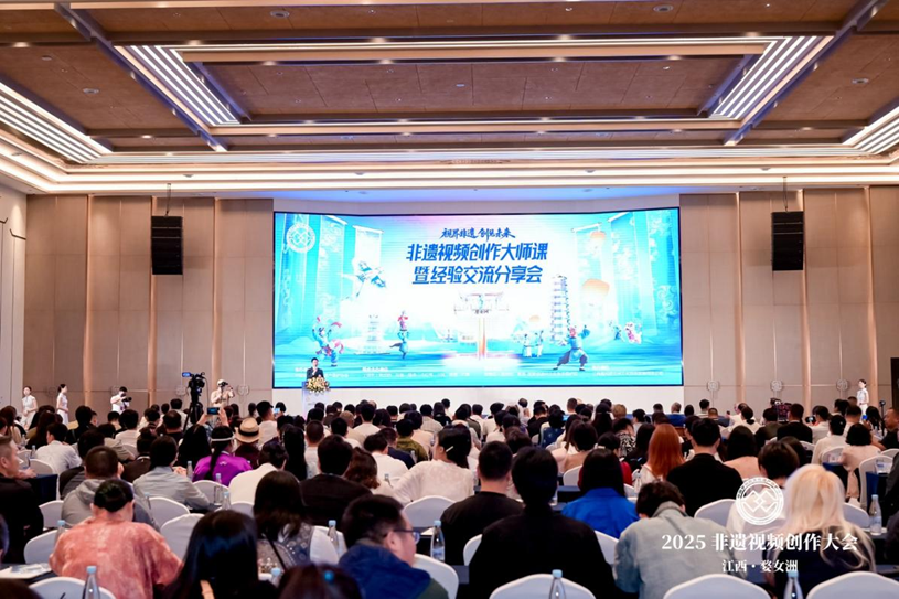 徐峥教非遗传承人拍短视频:人的故事,是核心问题