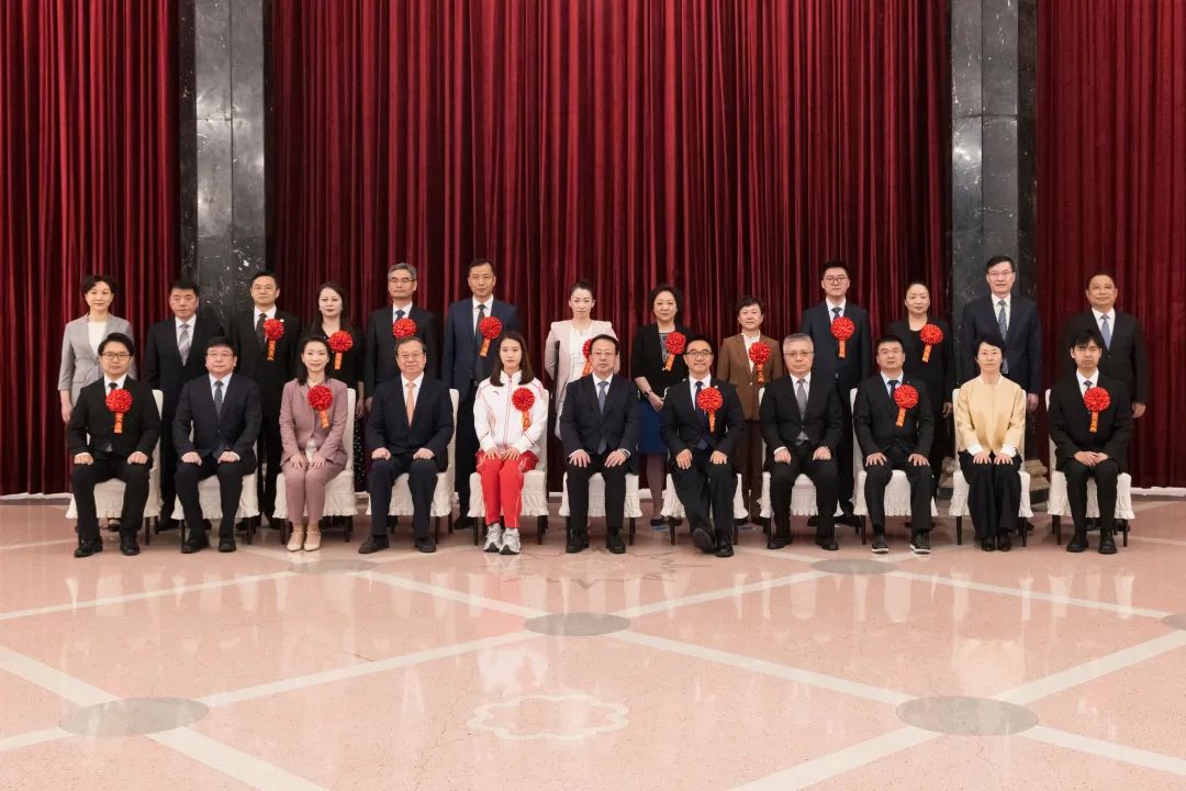 龚正会见出席第七次全国自强模范暨助残先进表彰大会的上海市代表