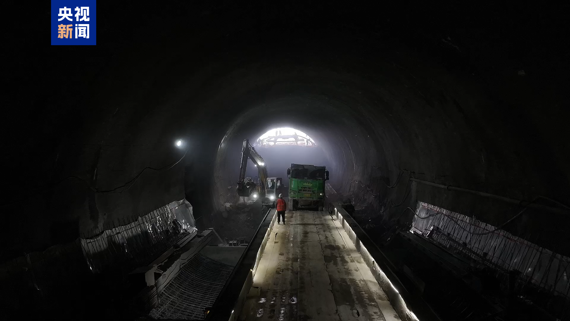 中欧班列“东通道”新建绥芬河隧道正式贯通