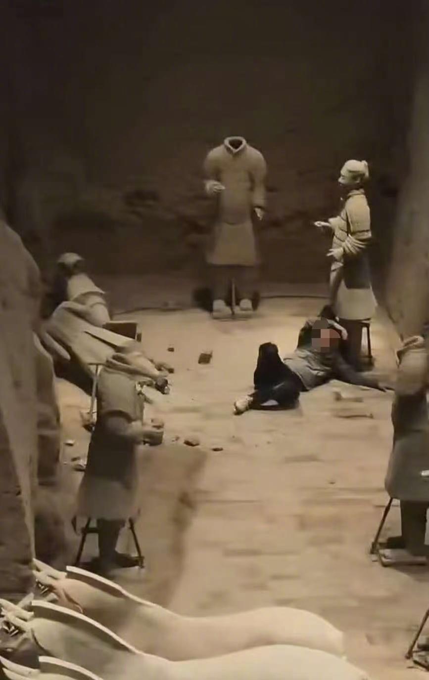 媒体：兵马俑三号坑今日正常开放，受损秦俑已被移走