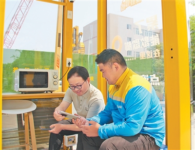 人民日报观察：杭州一干部送外卖60天，调研骑手切实需求