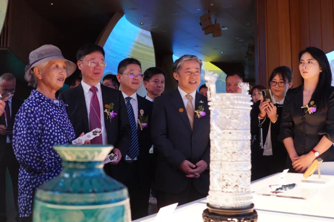 大阪世博会中国馆开启“贵州时间”,侗族大歌、蜡染、刺绣等亮相