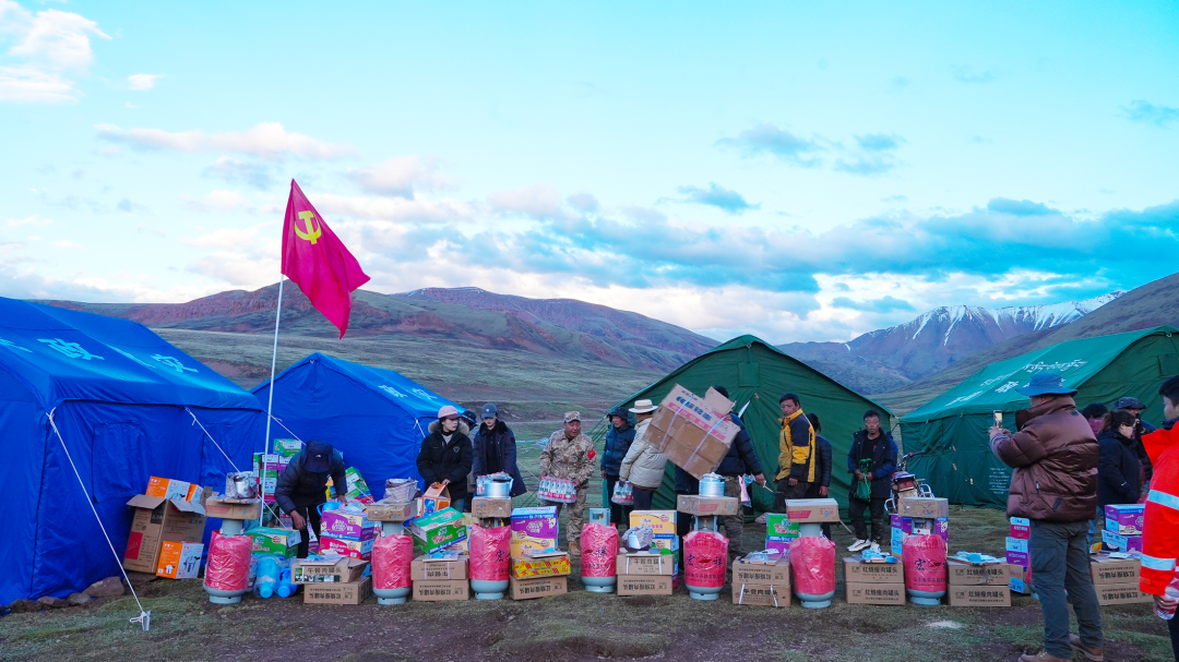 西藏丁青县山体滑坡现场工作从以搜救为主转向以排险为主