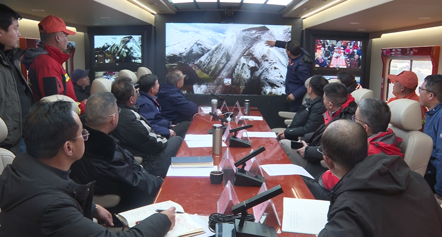 西藏丁青县山体滑坡现场工作从以搜救为主转向以排险为主