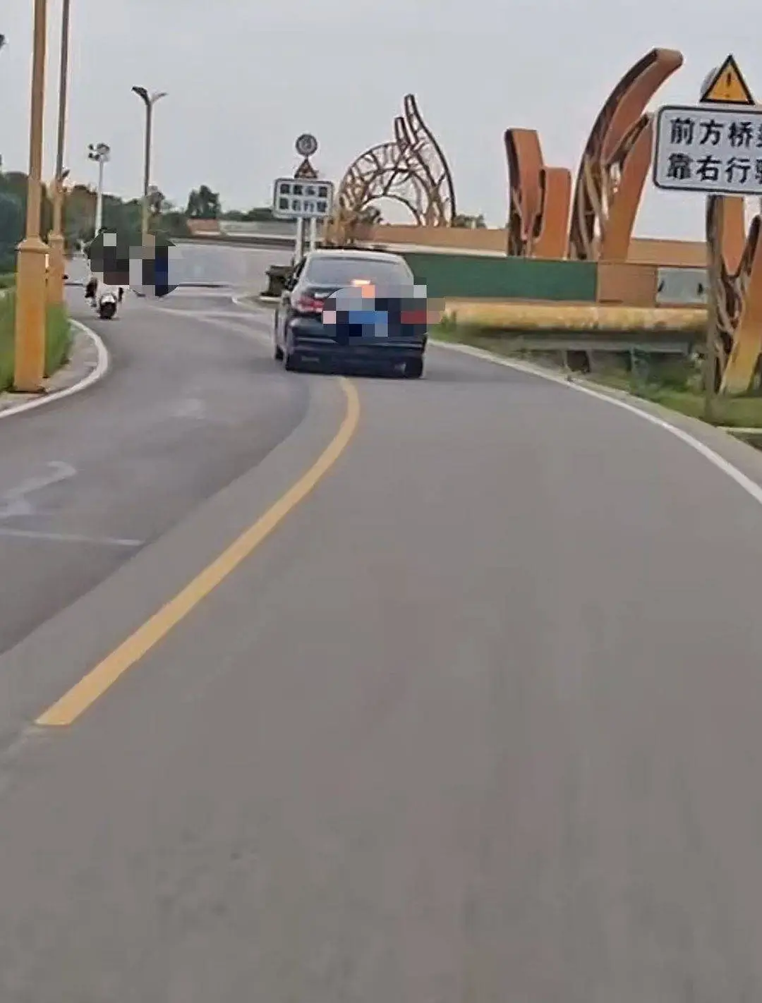 成都天府绿道有汽车行驶?园区:部分路段和村道重叠,已做减速提醒