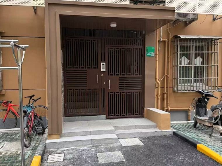 楼栋门前易踩空,如何多方协作巧解台阶安全隐患?