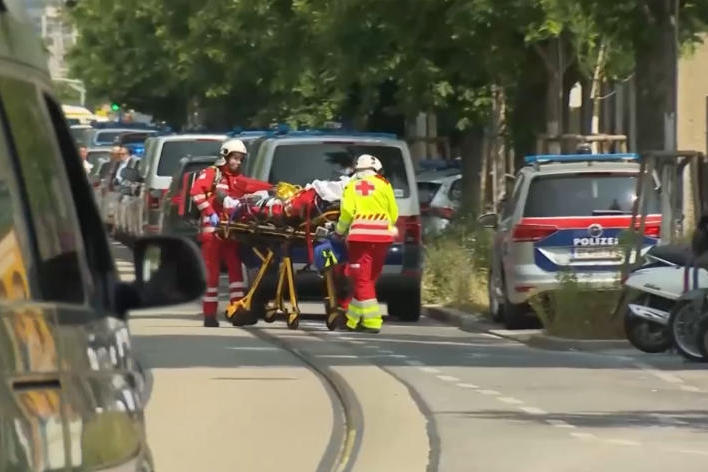 奥地利罕见发生校园枪击案已致11死，全国将哀悼3天