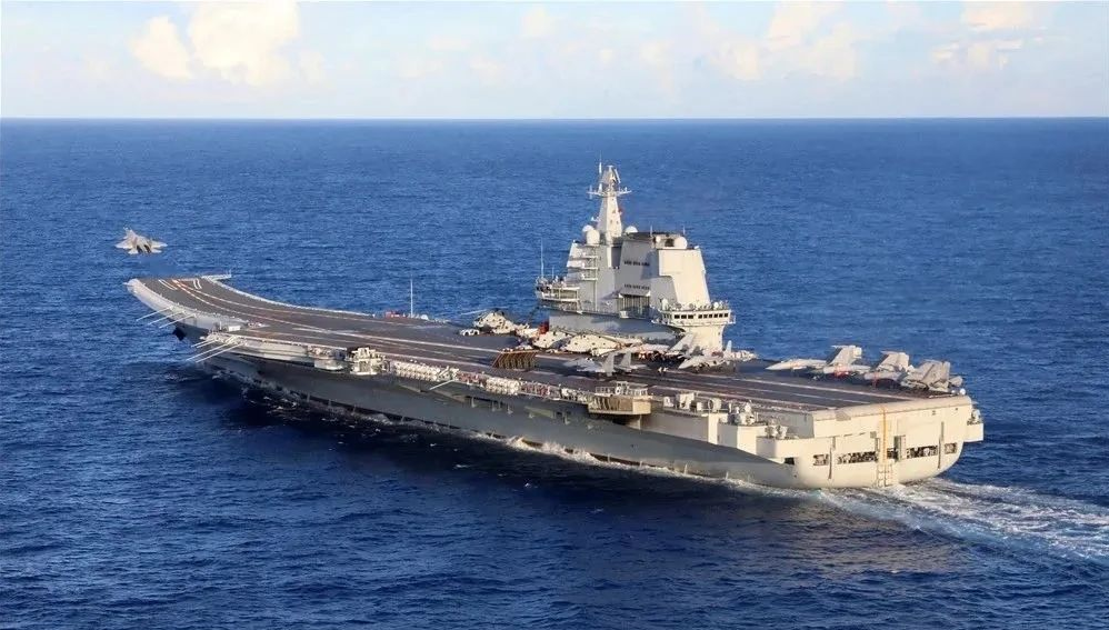 中国双航母首次同时现身西太平洋，专家：战斗力又有新进步