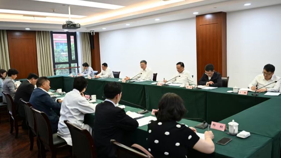 建强护理队伍、完善照护体系、提升服务质量！陈吉宁调研免陪照护服务试点工作
