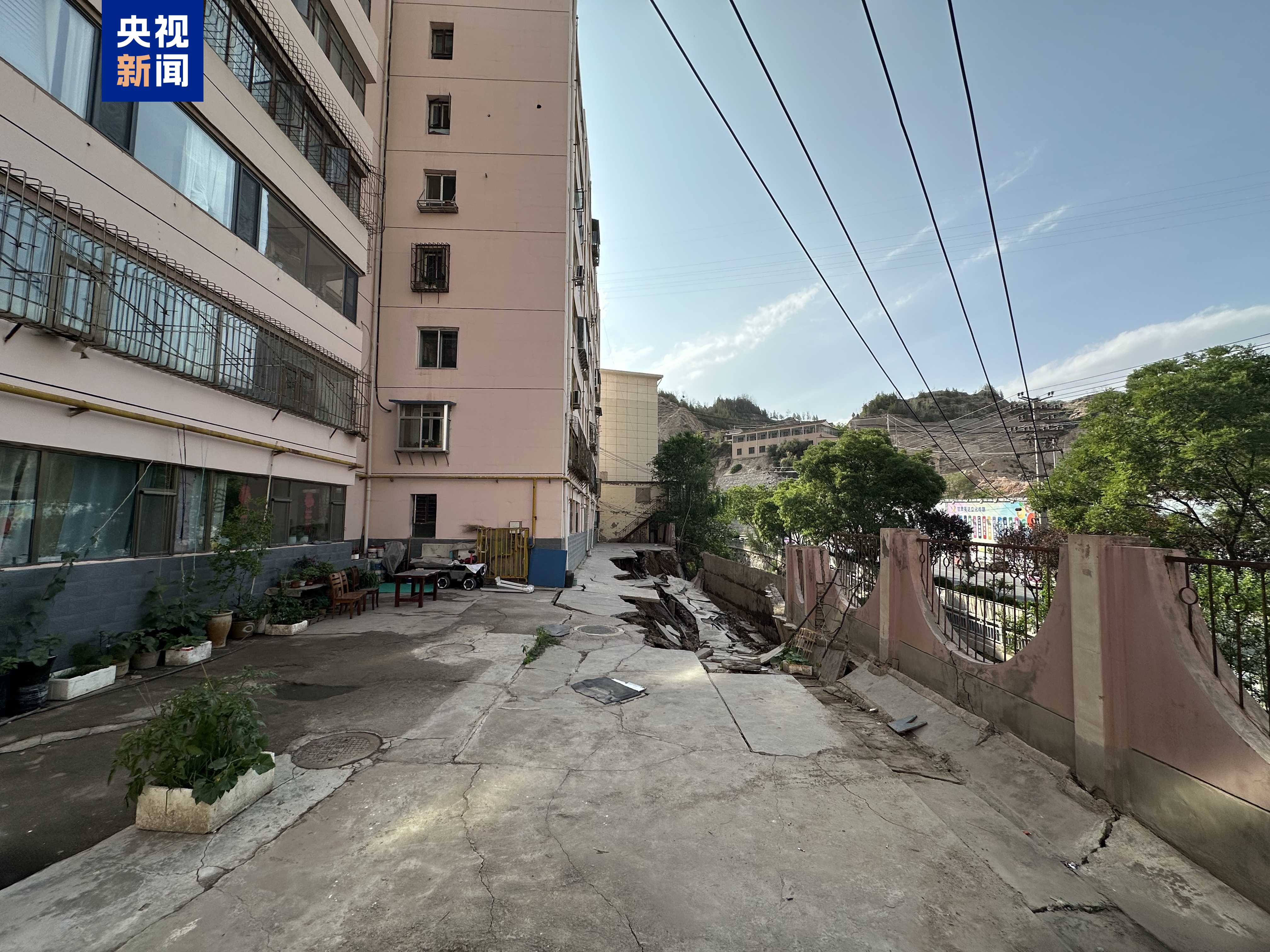 糖心vlog在线一区:糖心vlog在线观看果冻-兰州市一地突发塌陷天然气管道受损，周边群众已疏散