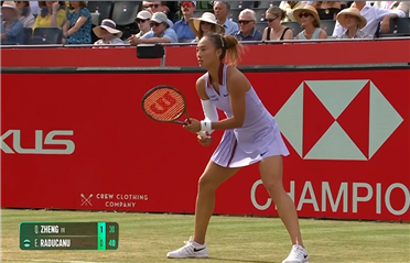 郑钦文战胜前美网冠军拉杜卡努,挺进WTA500伦敦站4强 第2张 郑钦文战胜前美网冠军拉杜卡努,挺进WTA500伦敦站4强 第2张