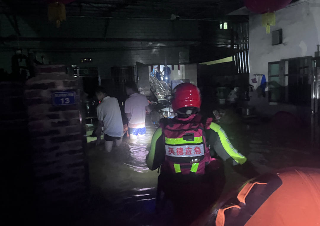 广东英德洪峰顺利过境：水位已缓慢下降，累计转移9231人