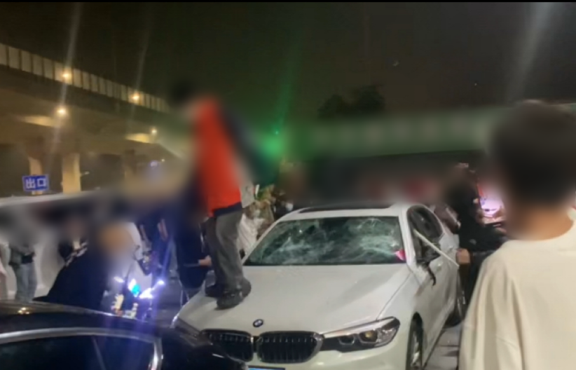 临沂罗庄通报一起“砸车打人”事件：抓获23名嫌疑人