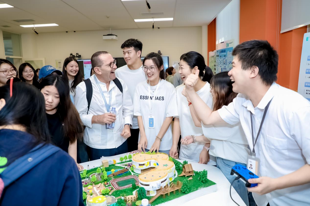 对话西安欧亚学院创办人胡建波:真正的教育,是让每个个体成为独特的创造者