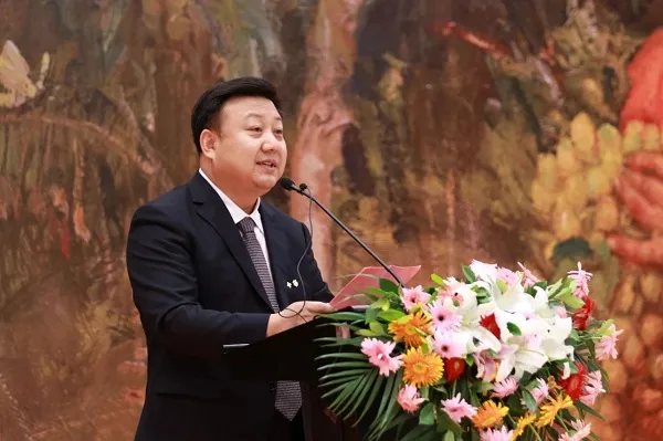 七零后油画家潘义奎任中国美术馆馆长，吴为山卸任