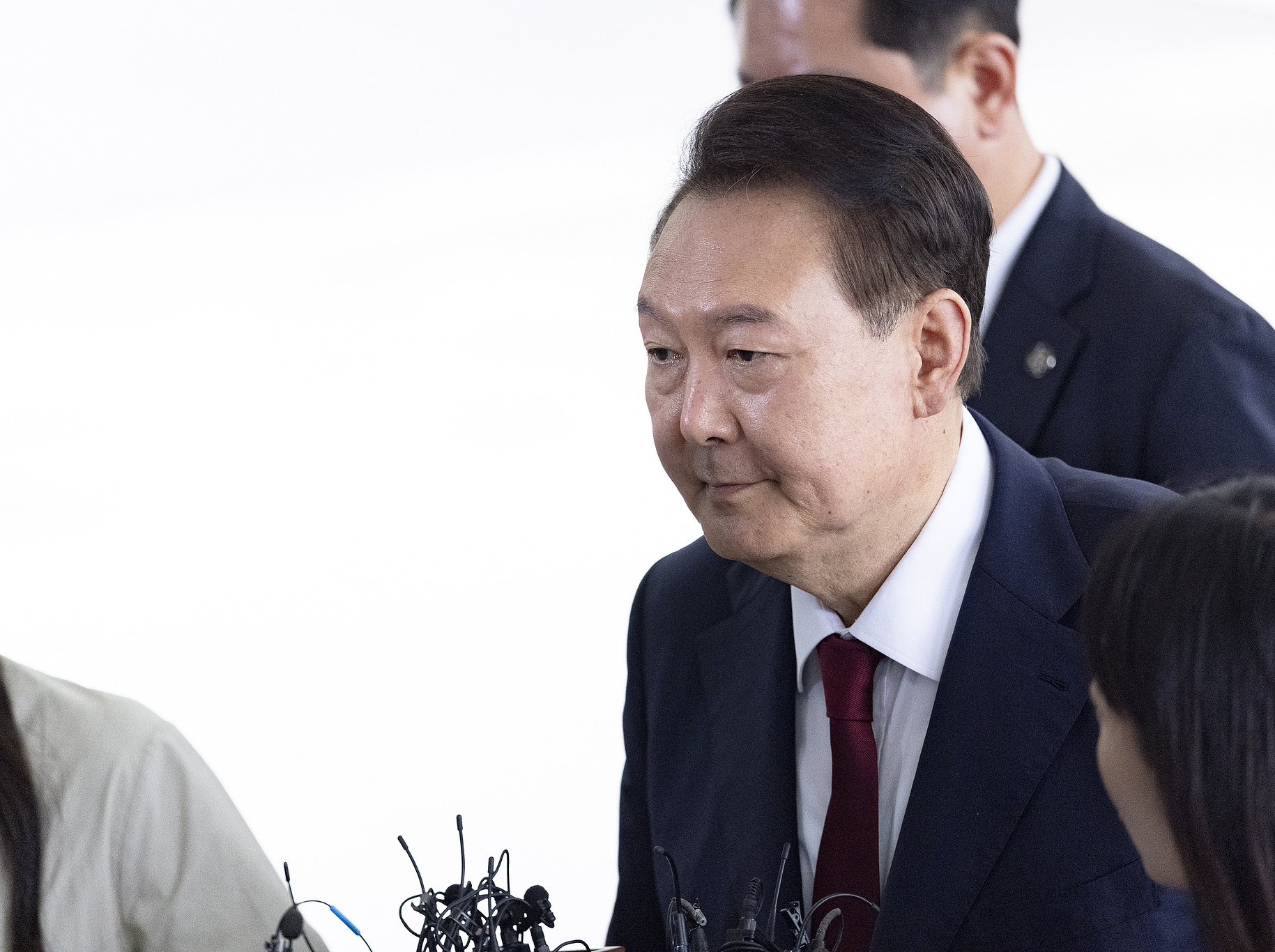 韩国前总统尹锡悦离开特检组，将于30日再次接受调查