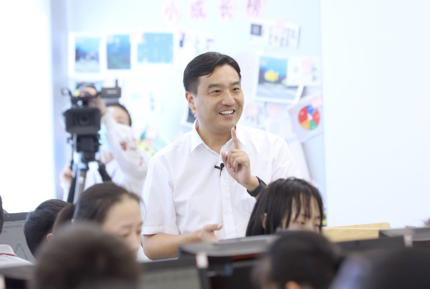陈兴冶任上海市实验学校校长,已在上实工作26年