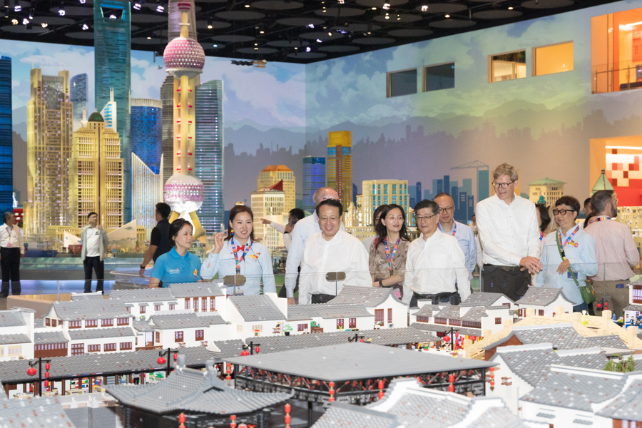 中国首座、全球开园规模最大的乐高乐园开园,上海市长与中外嘉宾共同启动