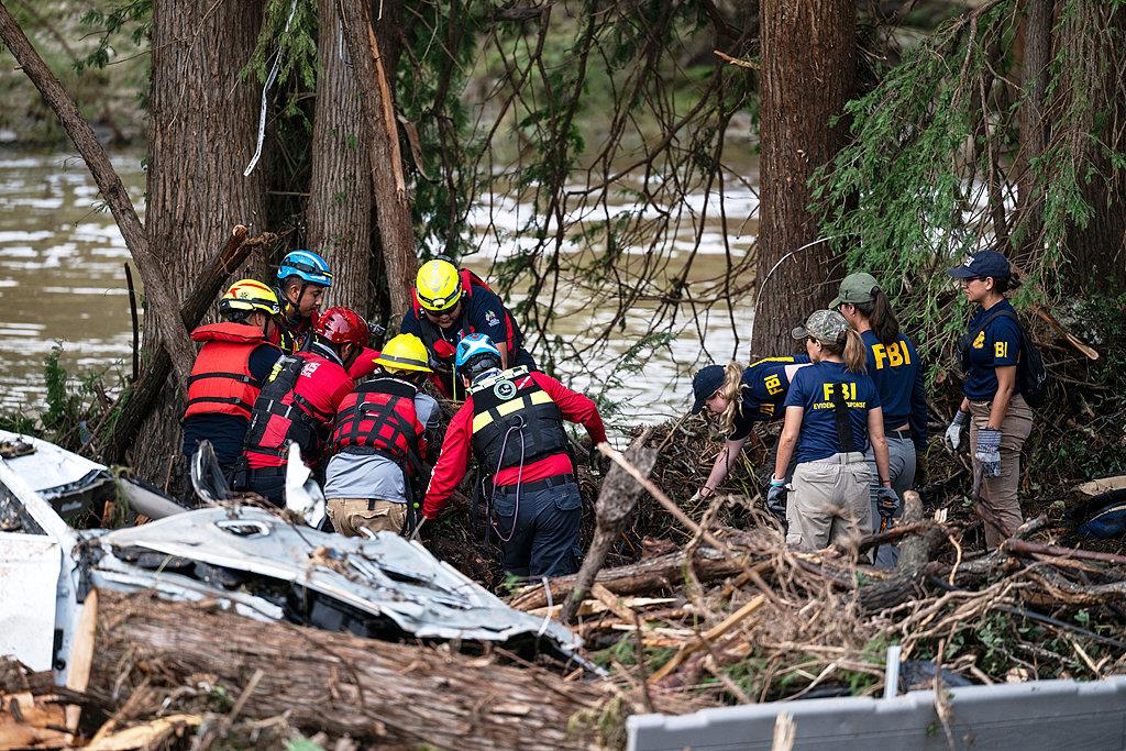 美国得克萨斯州洪灾已造成至少104人死亡