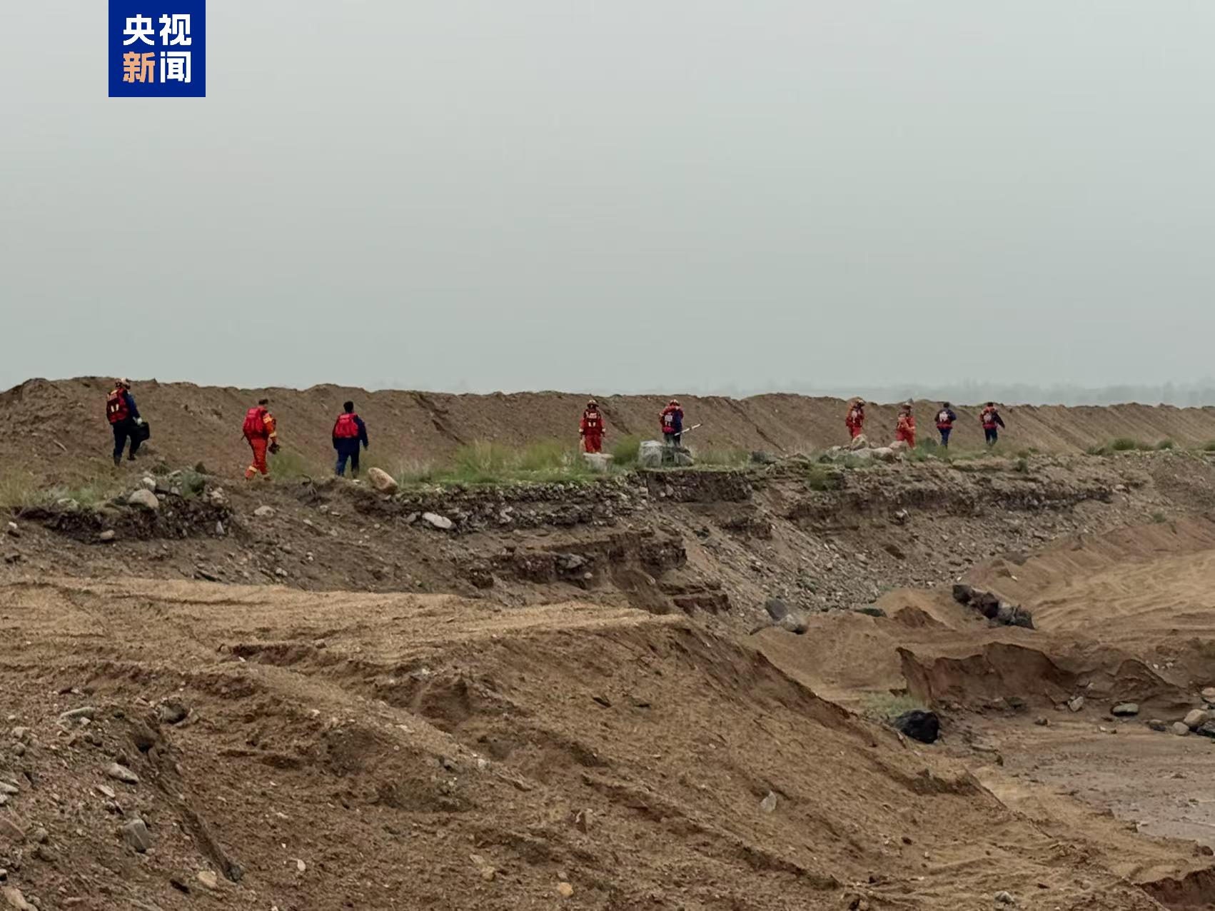 内蒙古巴彦淖尔市乌拉特中旗山洪致1人失联