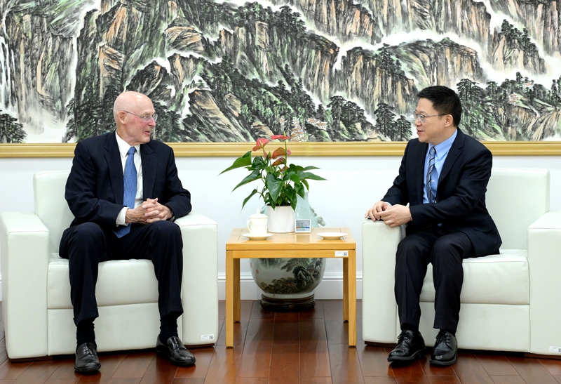 财政部副部长廖岷会见美国前财长保尔森，就中美经贸关系等深入交流