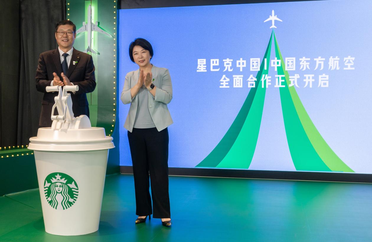 从第三空间到万里云端：星巴克品牌价值锚的落点在哪里？