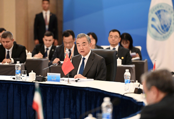 上海合作组织成员国外长理事会会议在天津举行