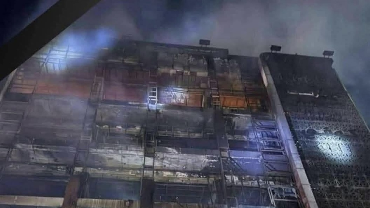 伊拉克一超市突发大火，已造成近50人死亡