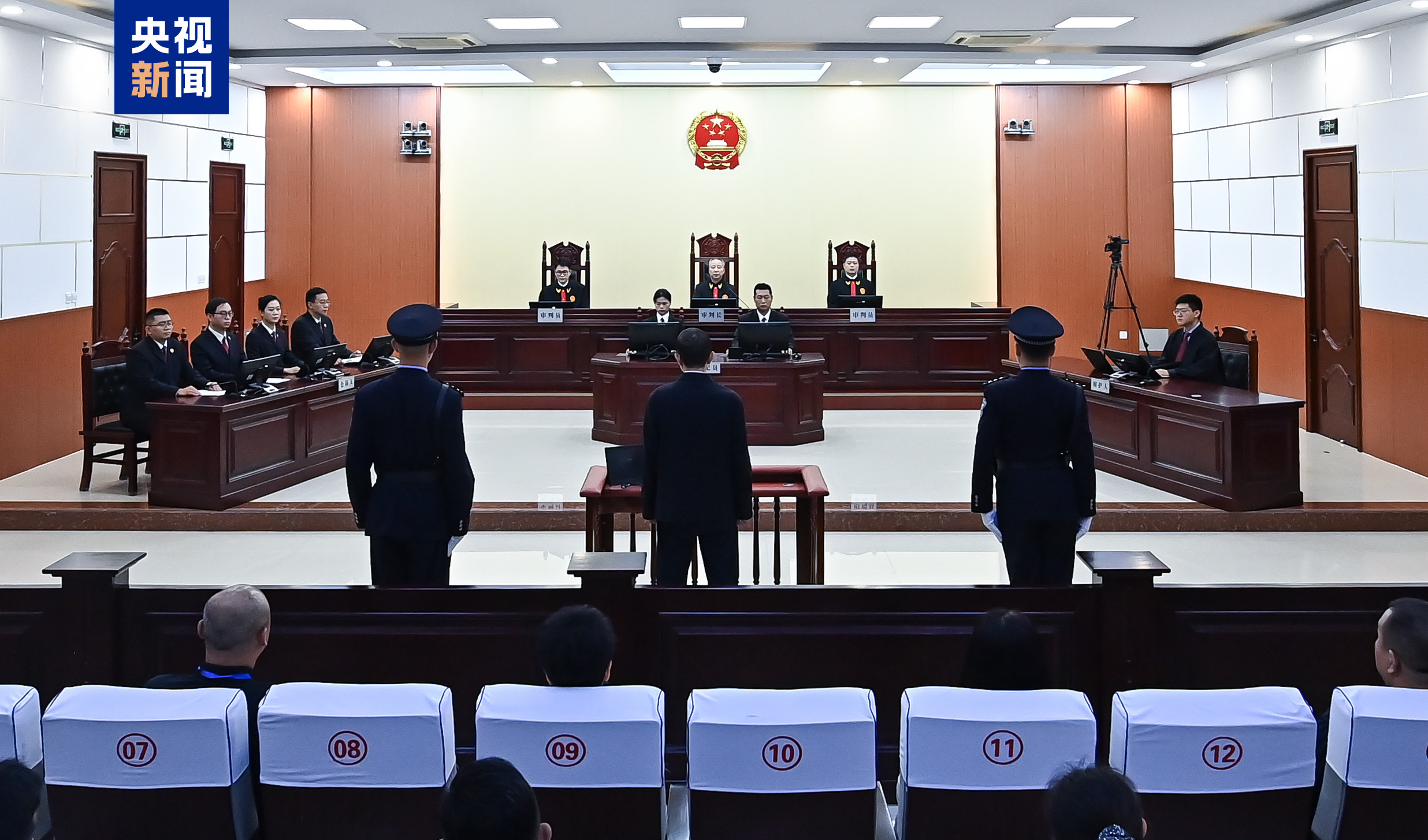 受贿2.89亿余元，中国电科原副总经理何文忠一审被判死缓