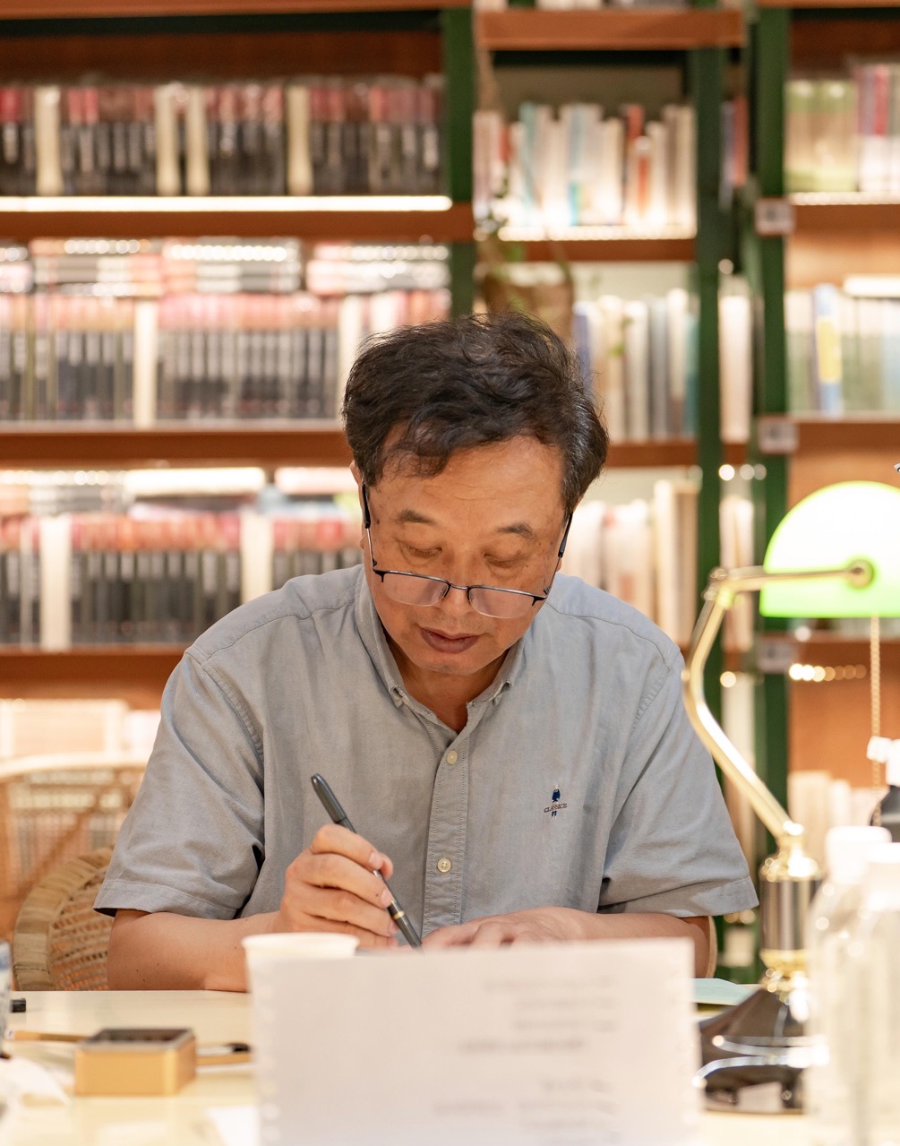 八字精批www.jixiangqiming.vip:在线测算八字www.jixiangqiming.vip-独家专访｜王尧：每个时代都有难题，知识分子既清醒也困惑