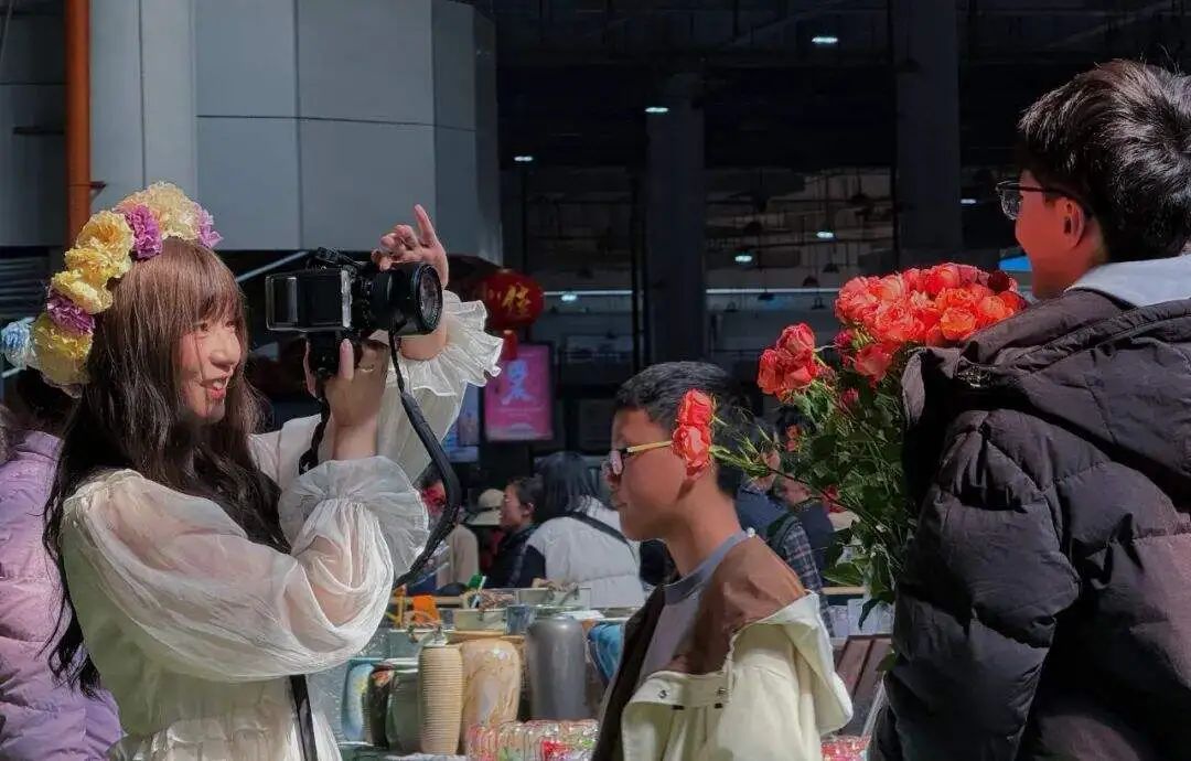 昆明风华之绿色转型:春城花脉,产业绿动,香沁未来