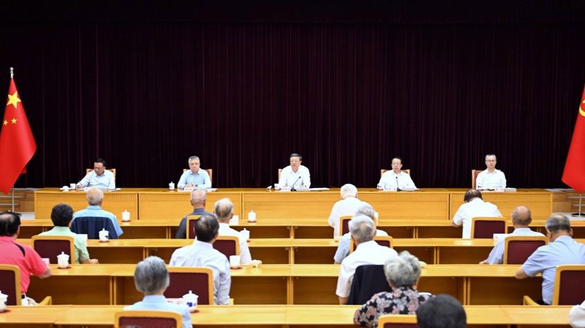 强化为国担当、勇为尖兵的使命感和责任感！陈吉宁龚正向老同志通报全市重点工作