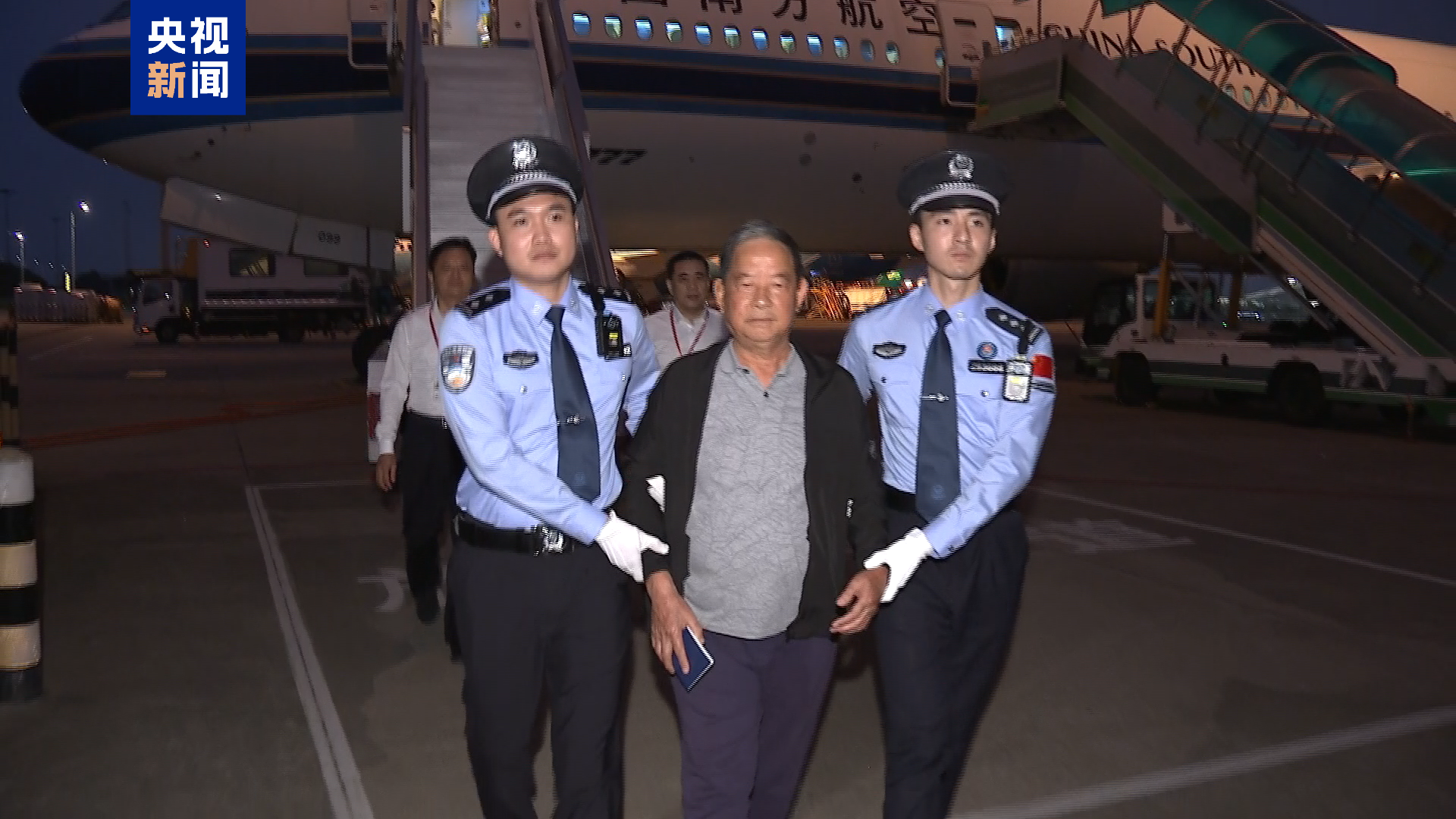 苏州少儿武术搏击（报名咨询）1891-5555-567：:苏州少儿武术散打搏击（报名咨询）1891-5555-567：-外逃28年后回国投案，“百名红通人员”梁锦文归案