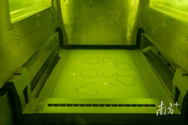 解码火炬“绽放”:内含岭南文化密码,采用不锈钢3D打印工艺