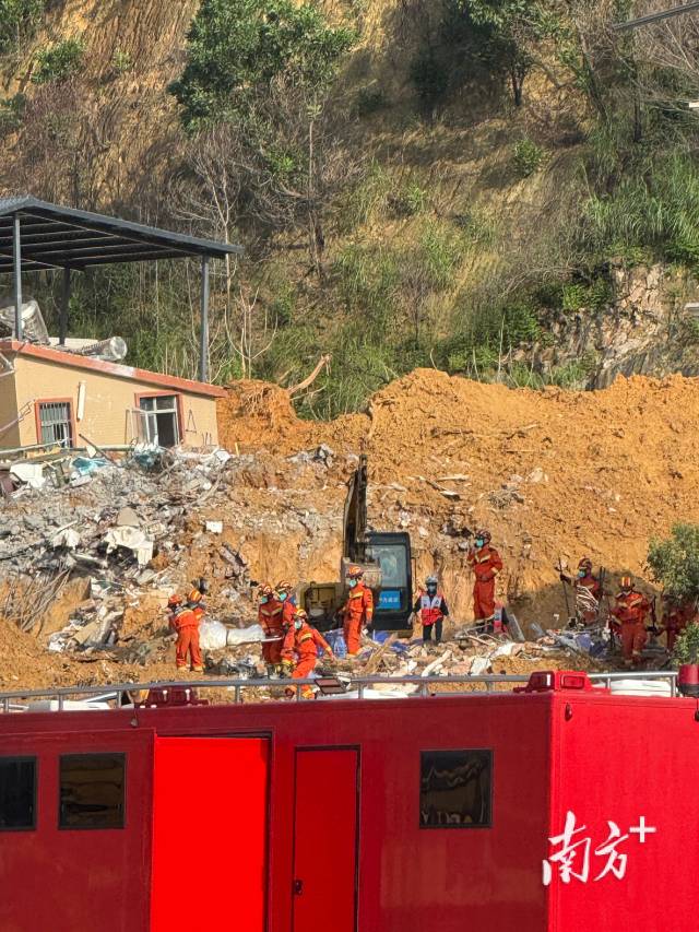 广州白云区山体滑坡现场发现第13名被困人员，仍有1人在搜救中