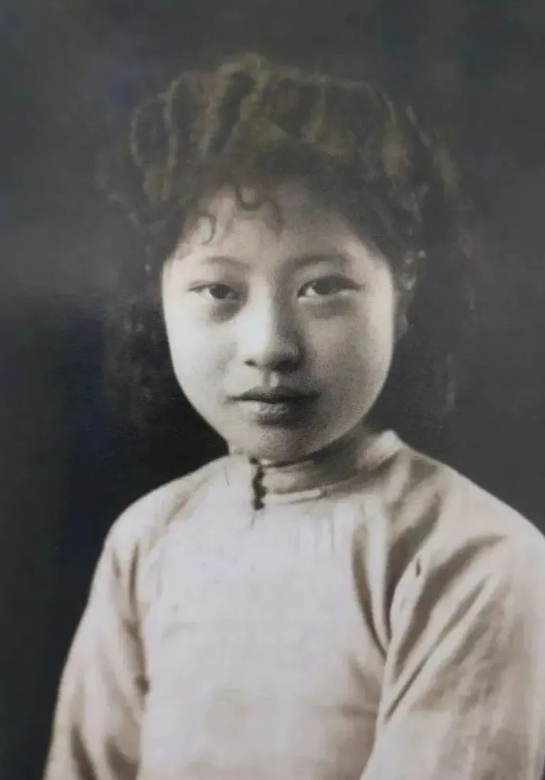 108岁原中共南方局工作人员李白蕾逝世,曾参与编辑《周恩来年谱》