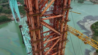 三問尖扎黃河特大橋事故：為何夜間施工？失聯(lián)者是否都系落水？