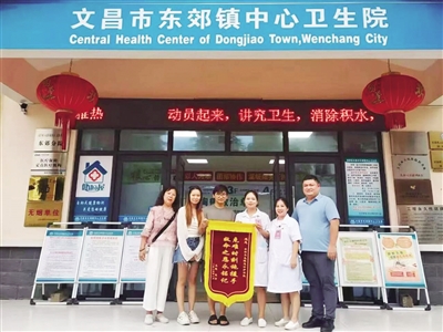 溺水游客心跳已停，海南怀孕七个月护士跪地救活