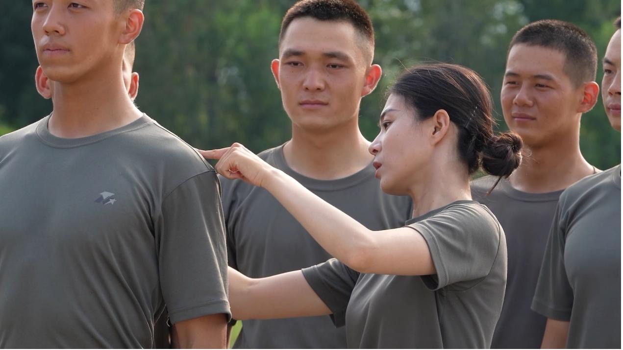 九三阅兵装备方队中唯一的“女教头”,是她!