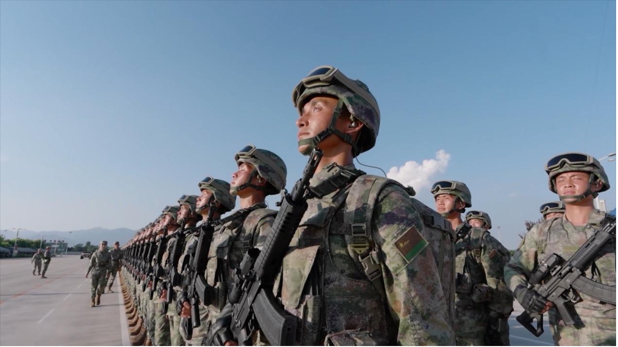 九三阅兵装备方队中唯一的“女教头”,是她!