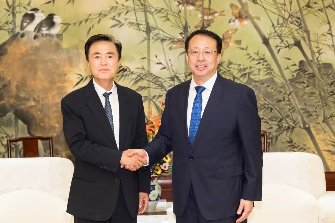 龚正市长会见韩国忠清南道知事，期待两地持续深化合作