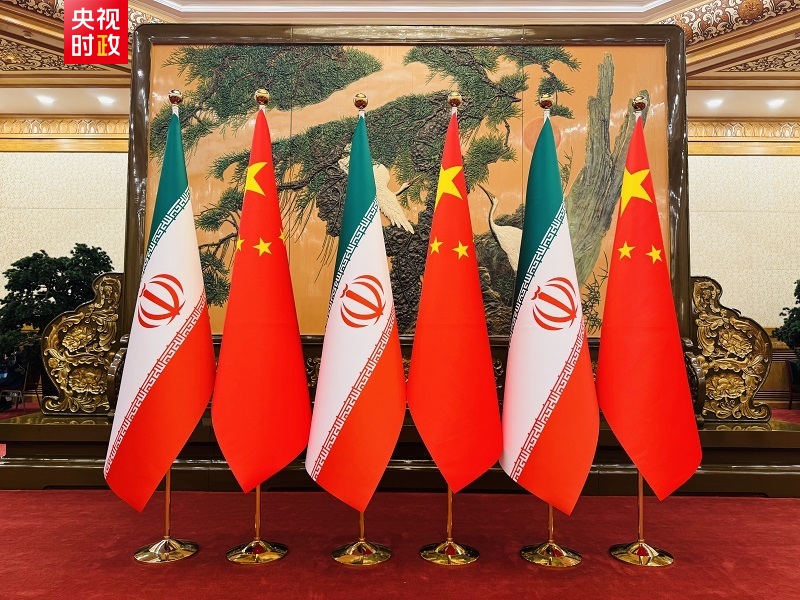 习近平会见伊朗总统佩泽希齐扬
