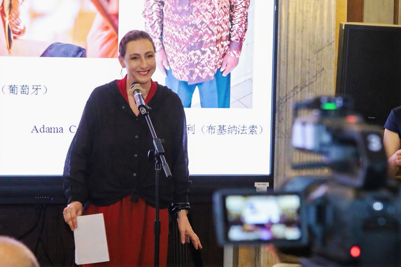 八位外国作家,两个月,一座城:他们在上海写作