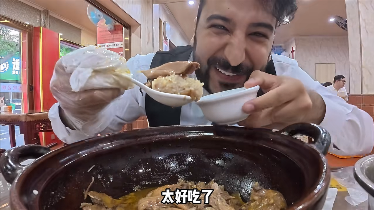 特写|伊拉克博主老王游泉州:烟火气与千年文化交融,“感觉像回家一样”
