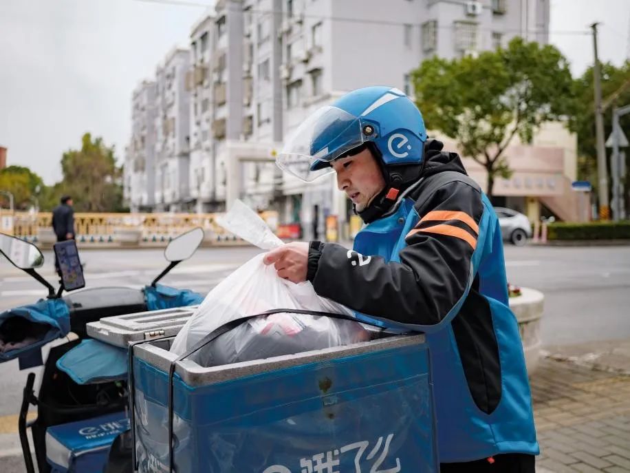2025年第二次“中国好人榜”发布，上海见义勇为外卖小哥入选