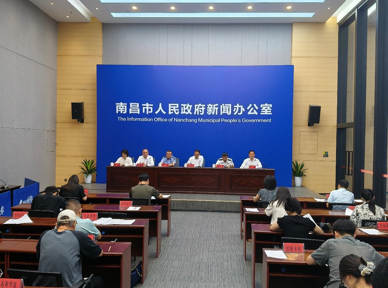 南昌再邀游客共赴国庆“烟花之约”，打造城市主题沉浸式烟花秀